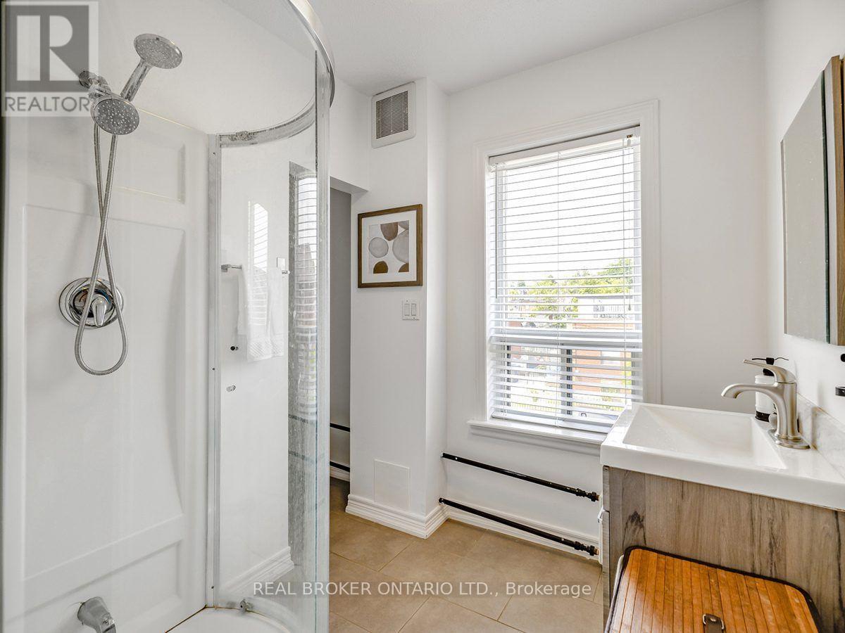 1438a Dufferin Street Property Photo 30