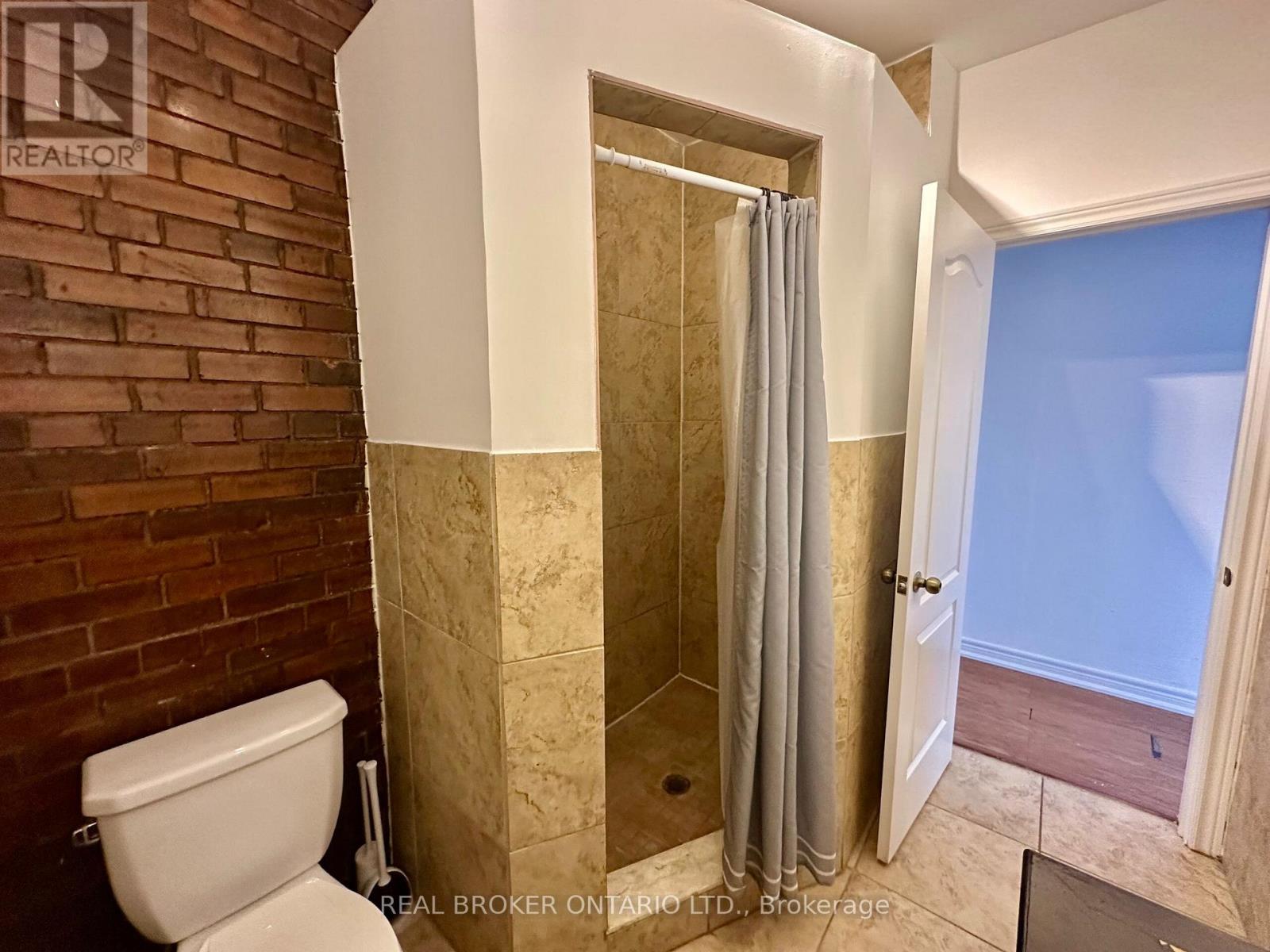 1438a Dufferin Street Property Photo 36