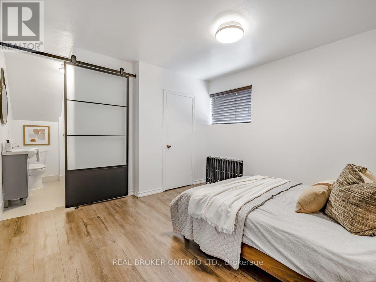 1438a Dufferin Street Property Photo 46