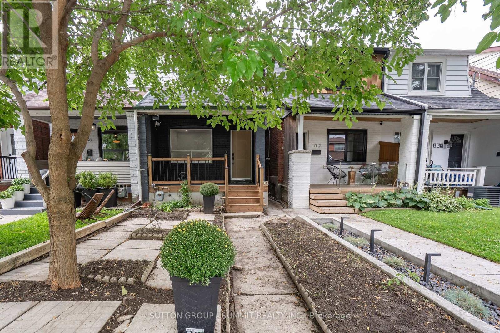 100 ROSETHORN AVENUE Property Photo 1