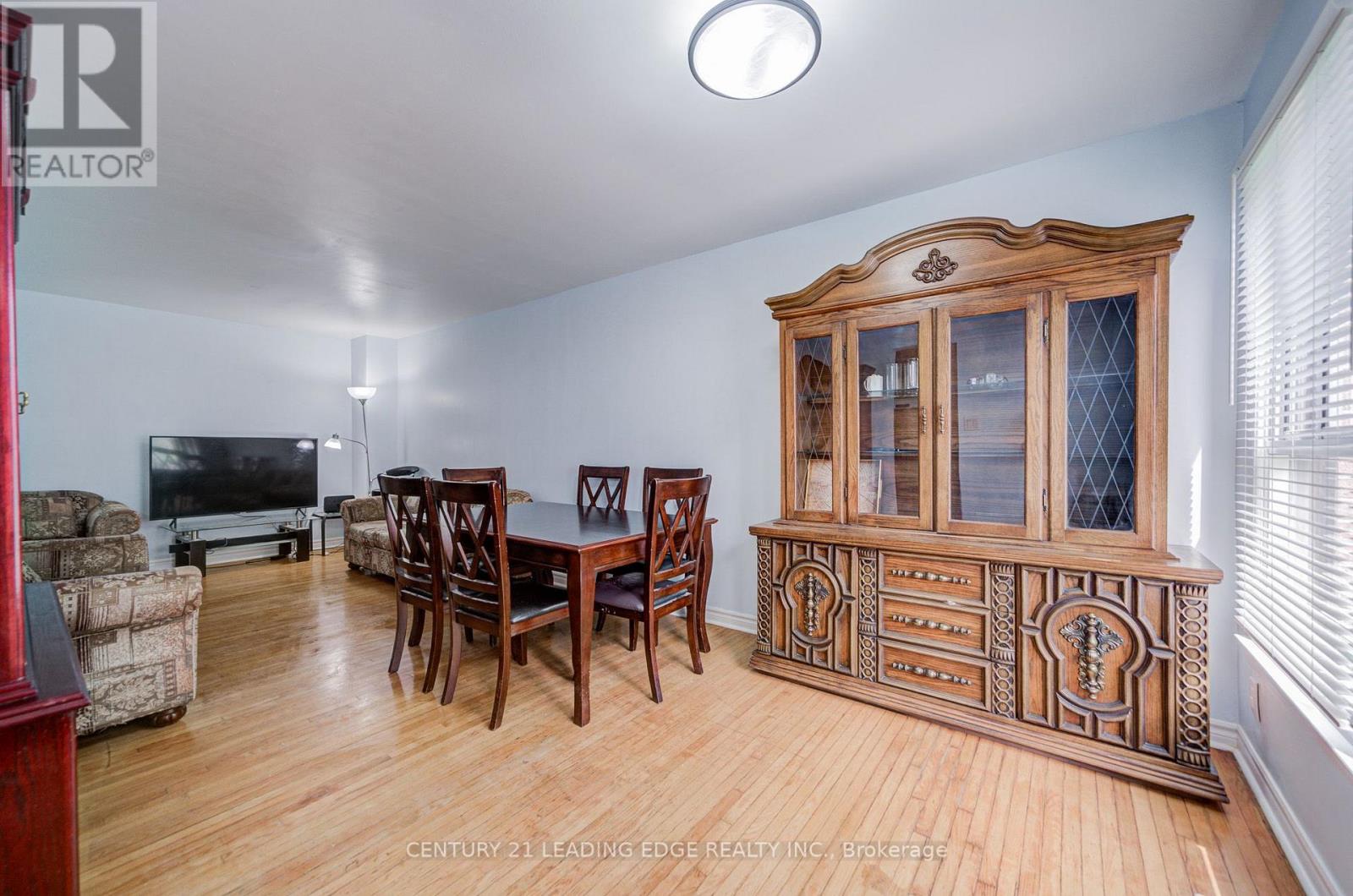 285 - 268 Fleetwood Crescent Property Photo 12