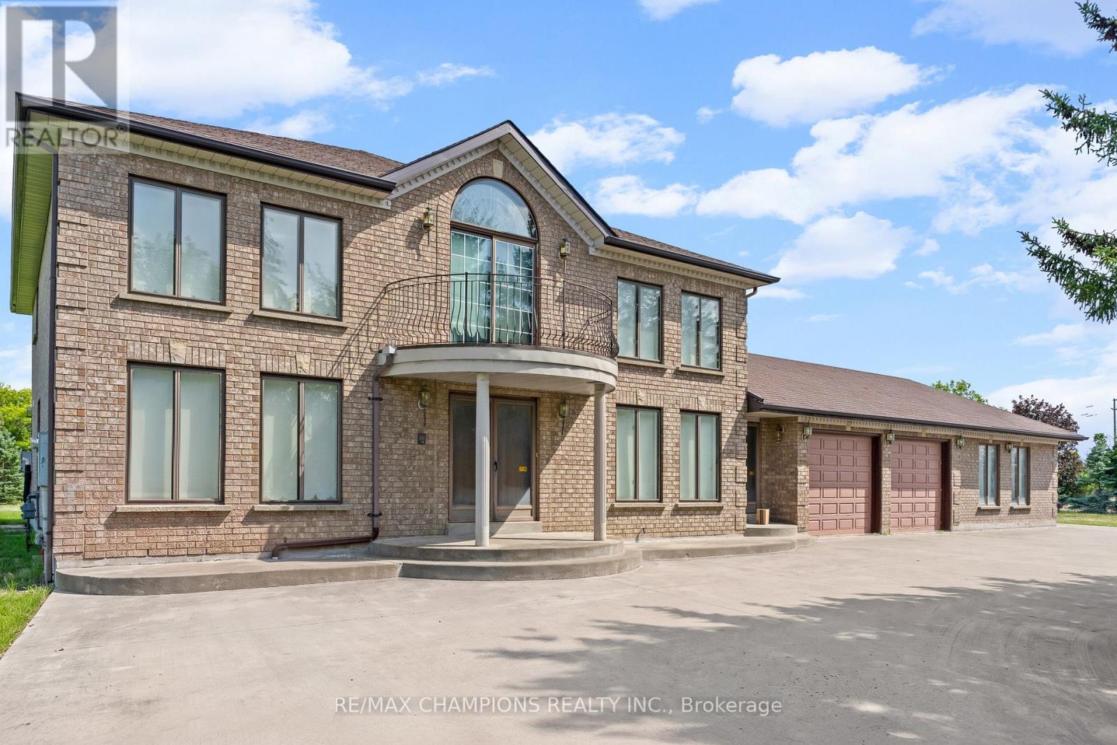4047 Countryside Drive Property Photo 4