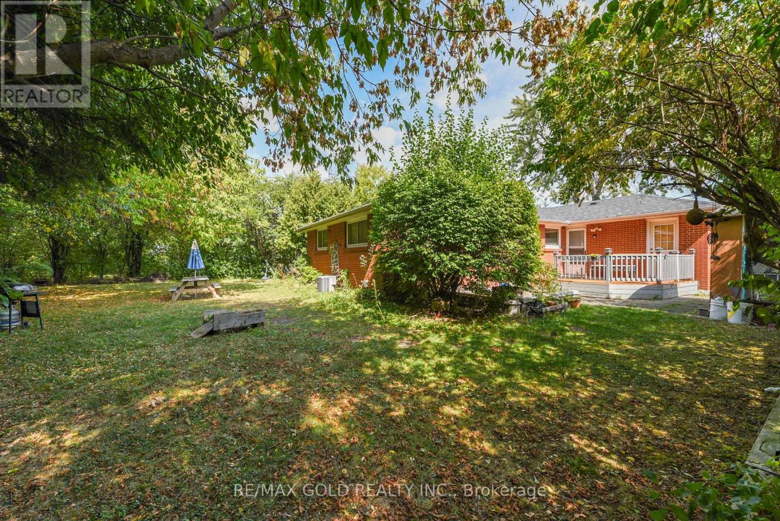 11 Dudley Place Property Photo 34