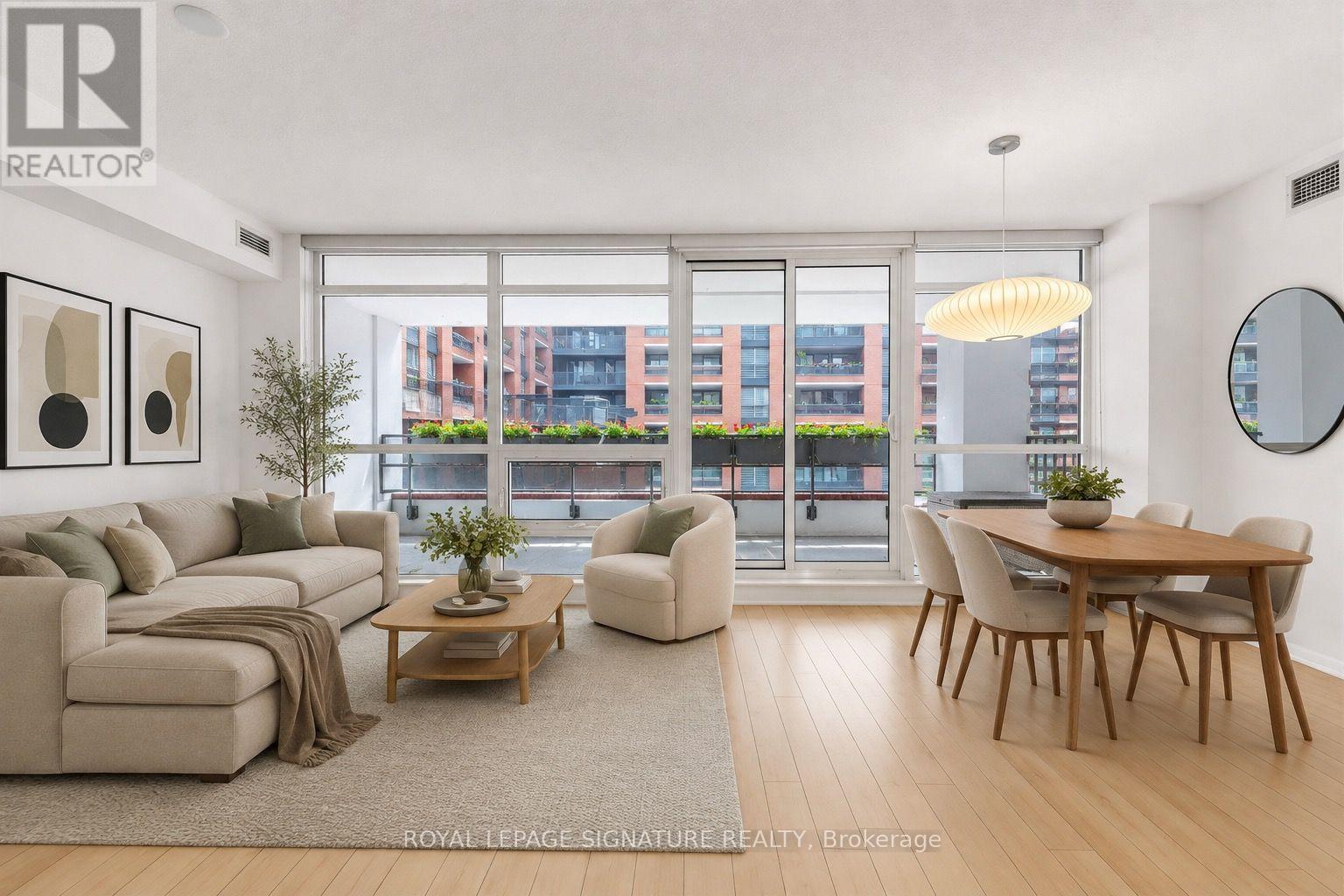 331 - 830 LAWRENCE AVENUE W
