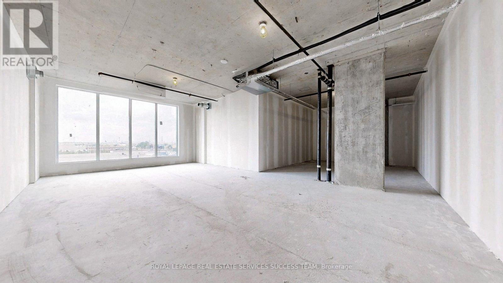 301 - 998 MARTIN GROVE ROAD Property Photo 1