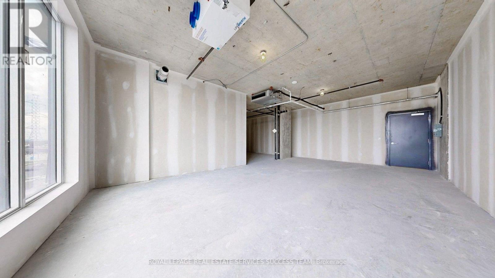 301 - 998 Martin Grove Road Property Photo 13