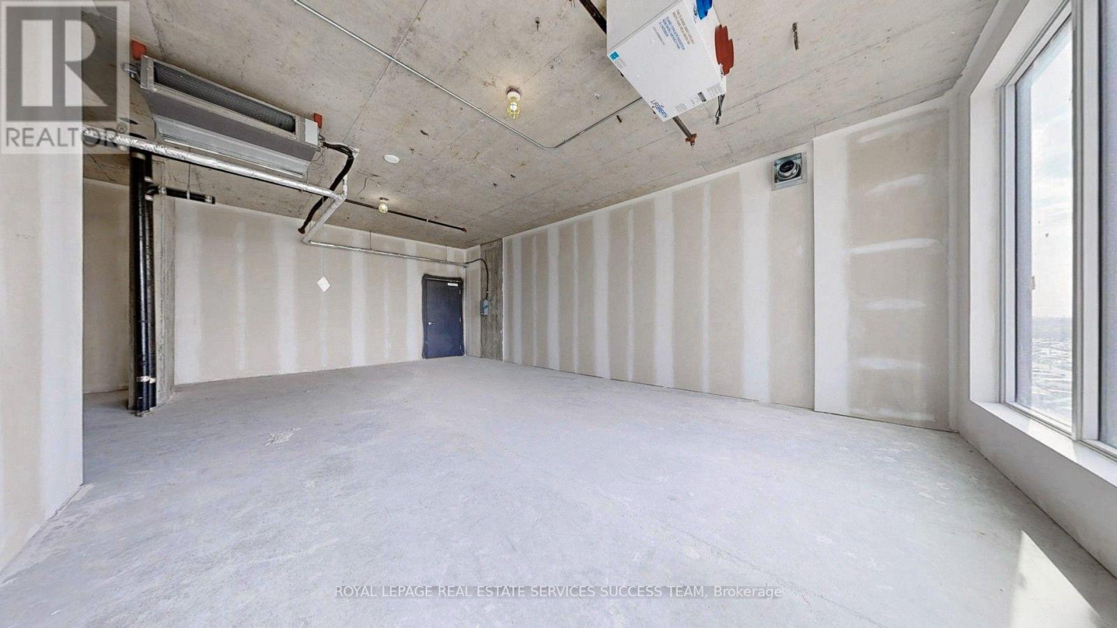 301 - 998 Martin Grove Road Property Photo 14