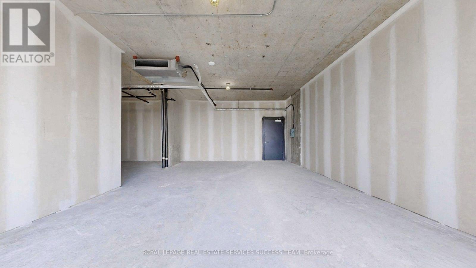301 - 998 Martin Grove Road Property Photo 15