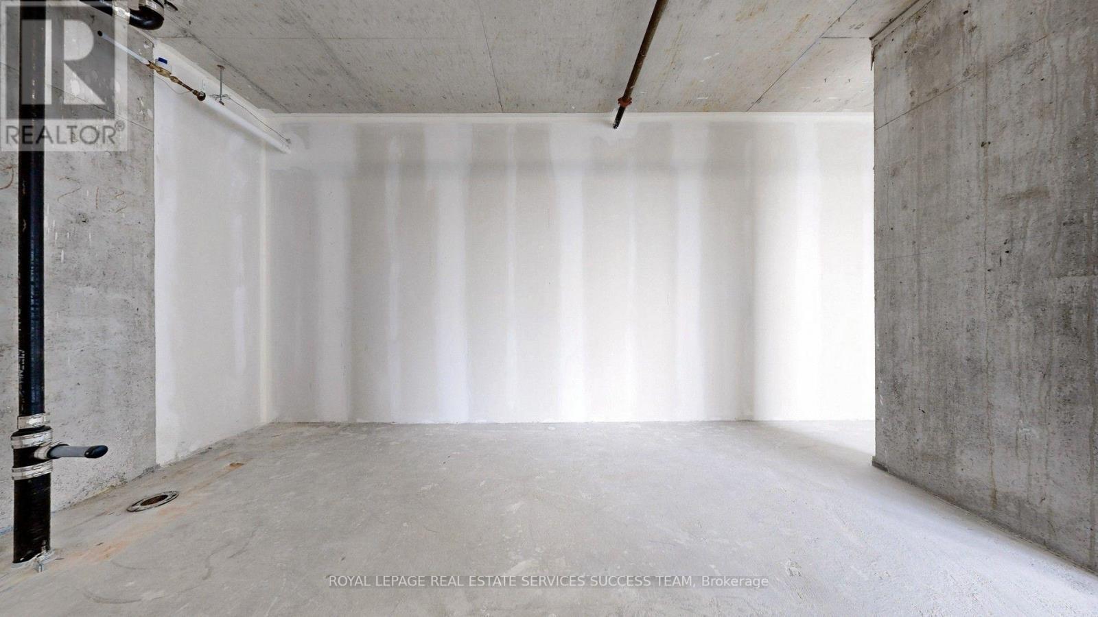 301 - 998 Martin Grove Road Property Photo 22