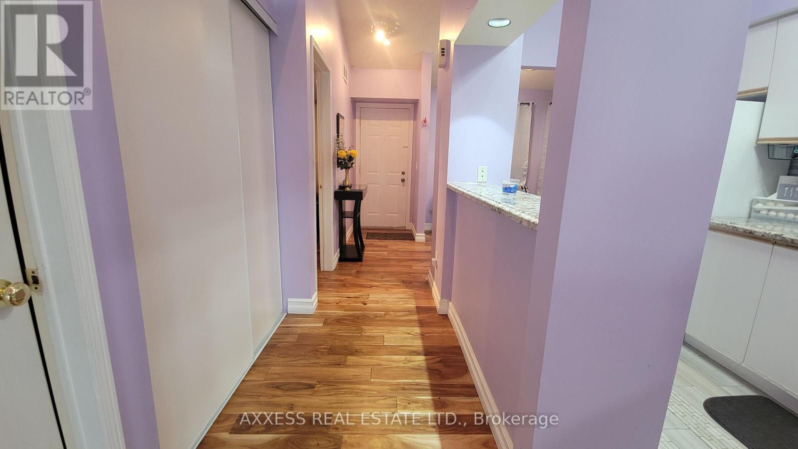 142 - 109 Bristol Road E Property Photo 32