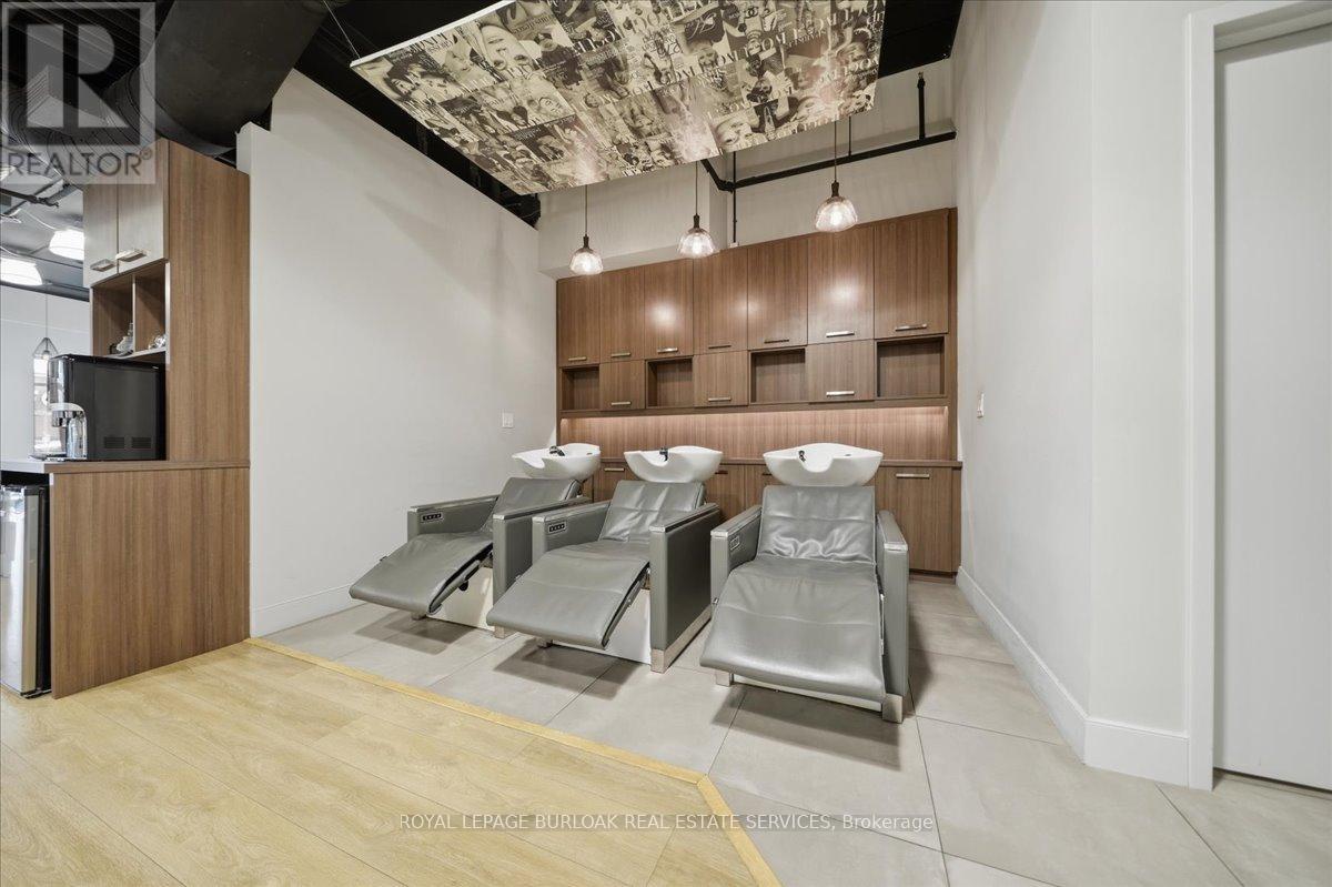 9 - 515 Dundas Street W Property Photo 5