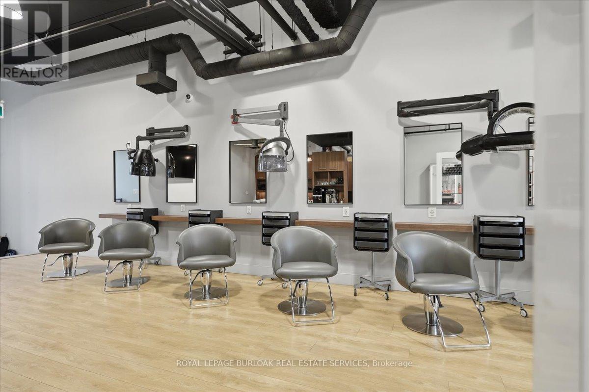 9 - 515 Dundas Street W Property Photo 11