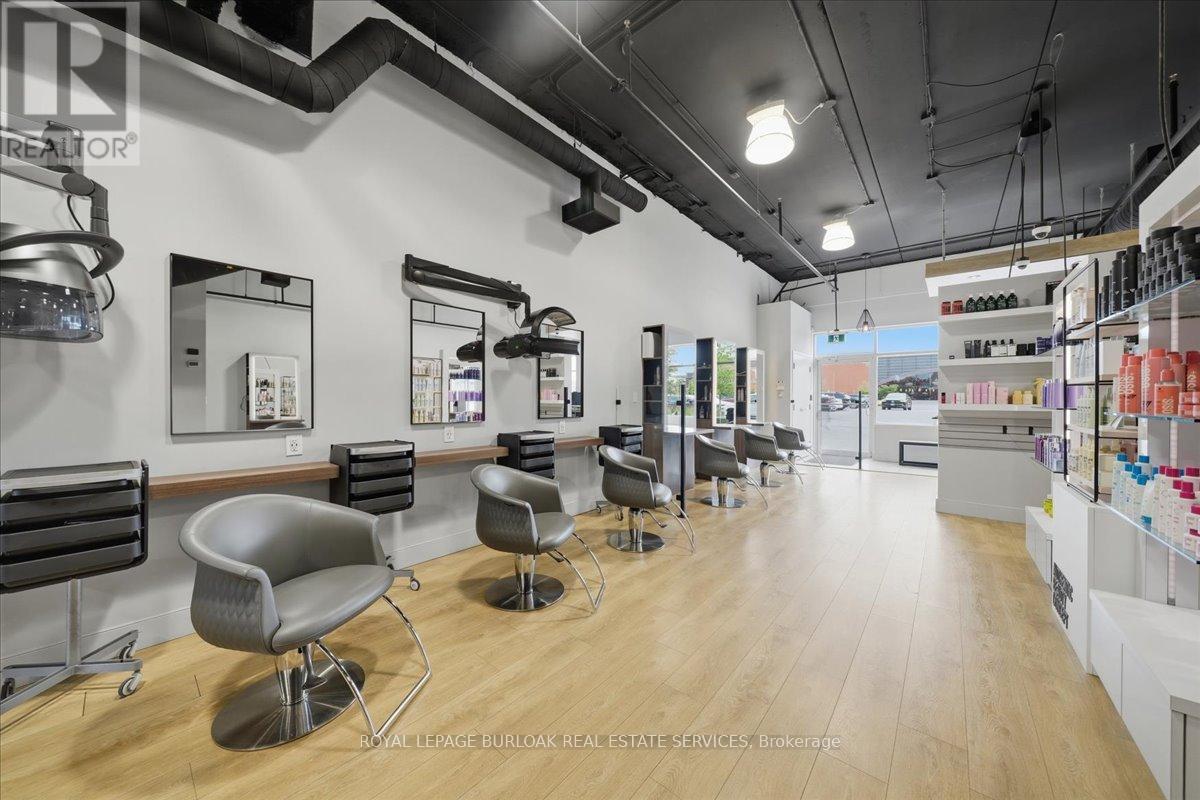 9 - 515 Dundas Street W Property Photo 13