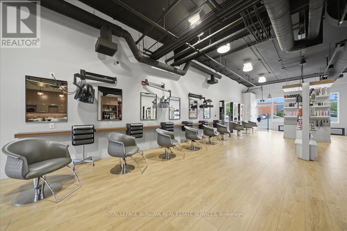 9 - 515 Dundas Street W Property Photo 18