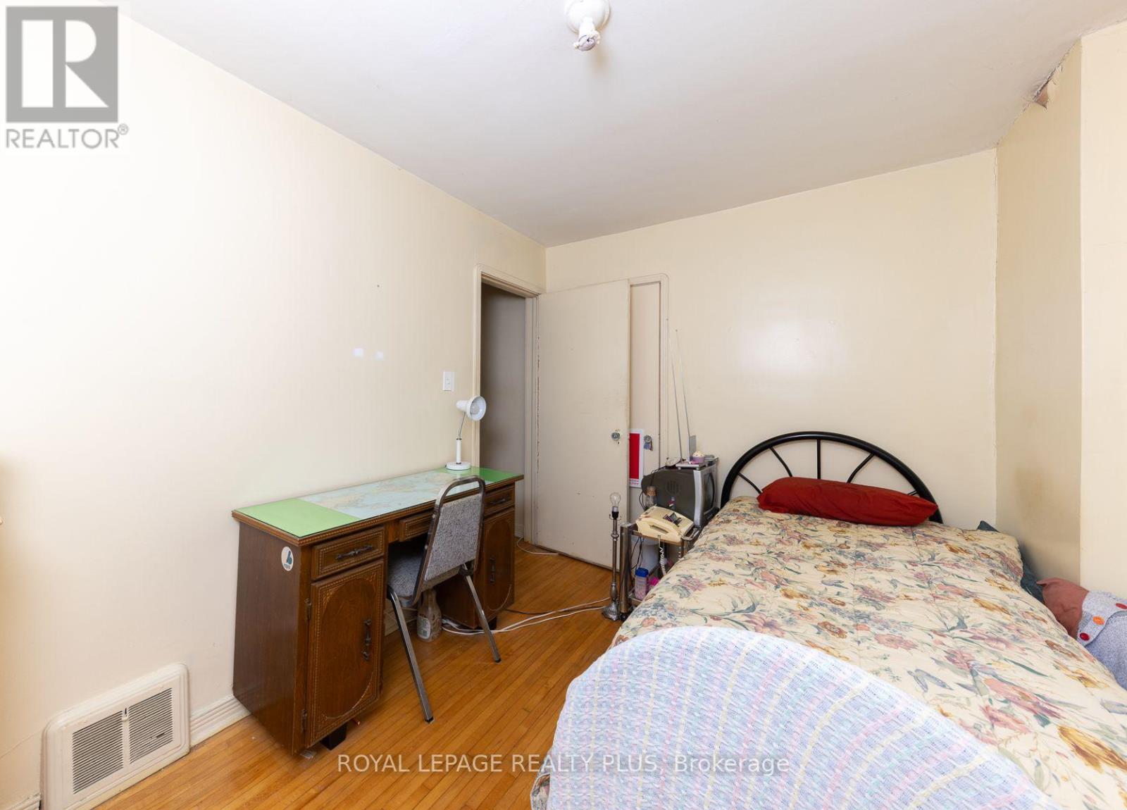 33 Dayton Avenue Property Photo 18