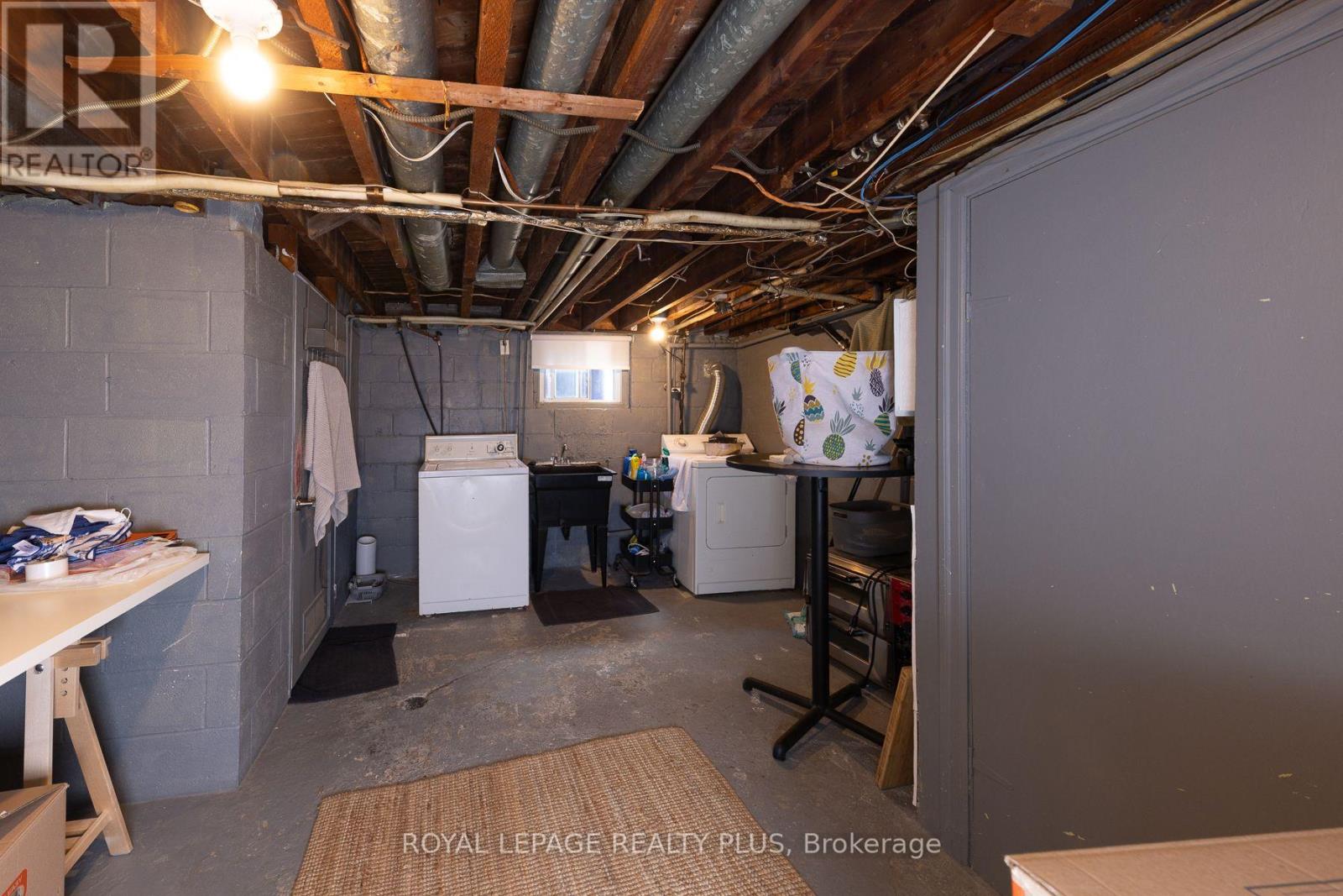 33 Dayton Avenue Property Photo 29