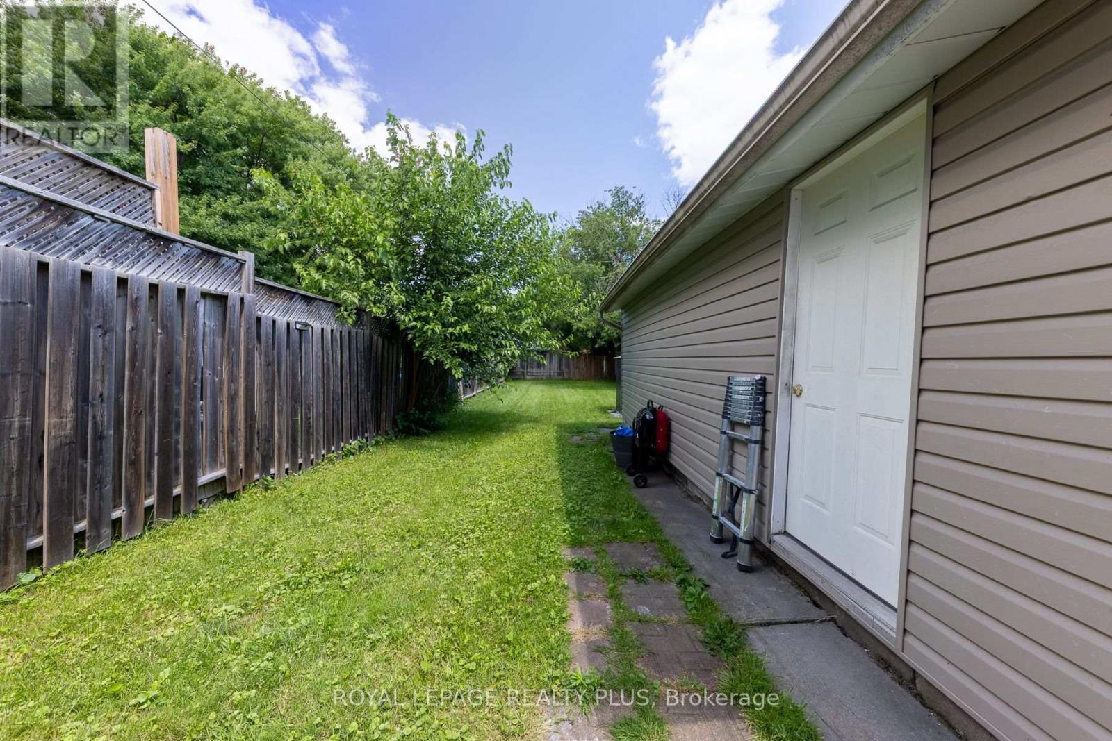 33 Dayton Avenue Property Photo 31