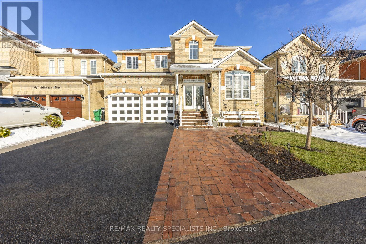 41 MADRONNA GARDENS