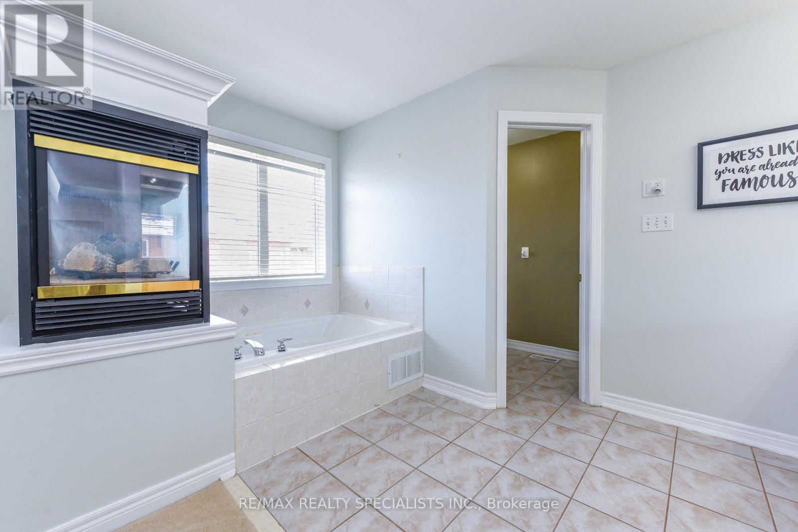 41 Madronna Gardens Property Photo 25