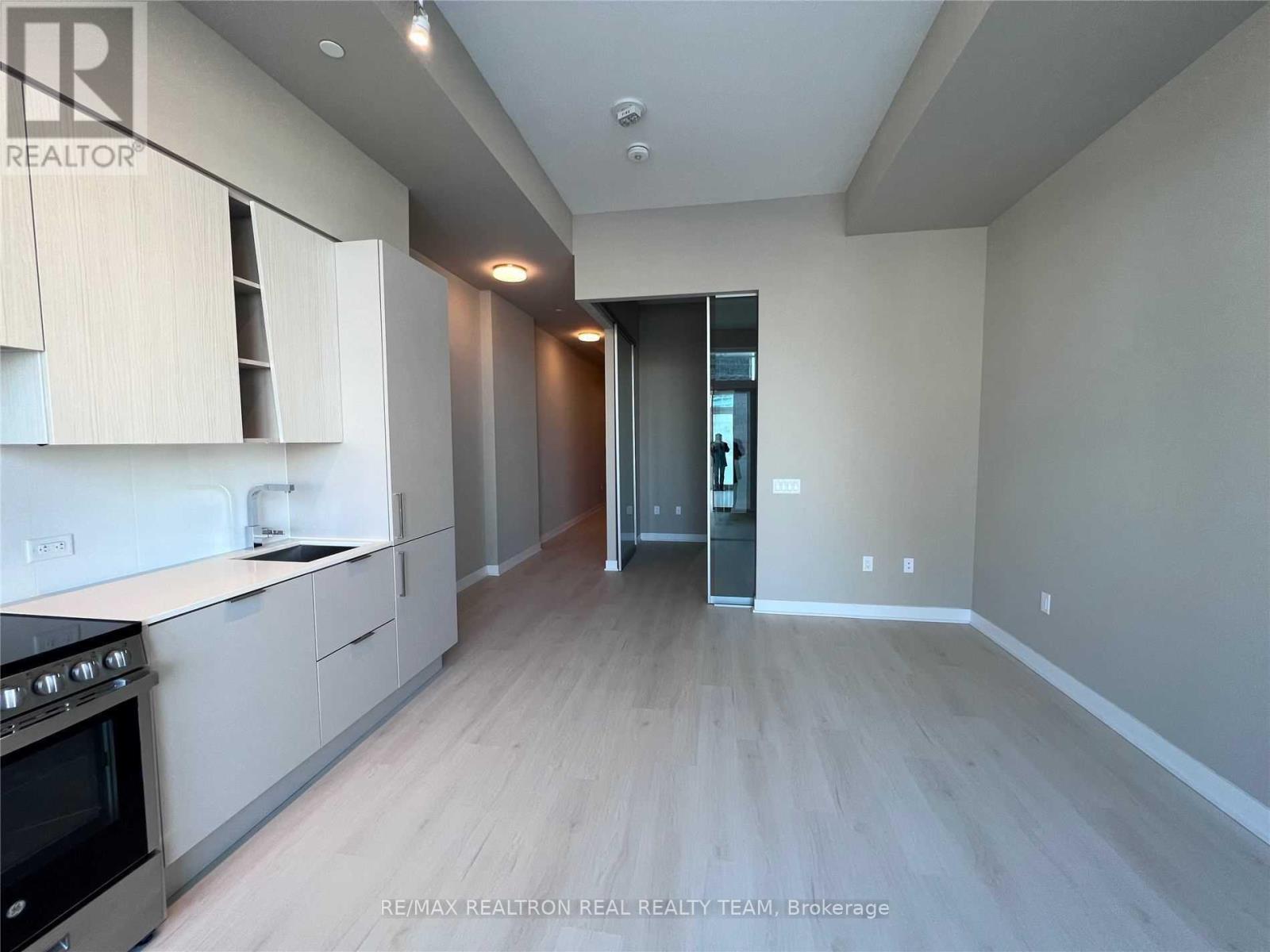 316 - 3900 Confederation Parkway Property Photo 13