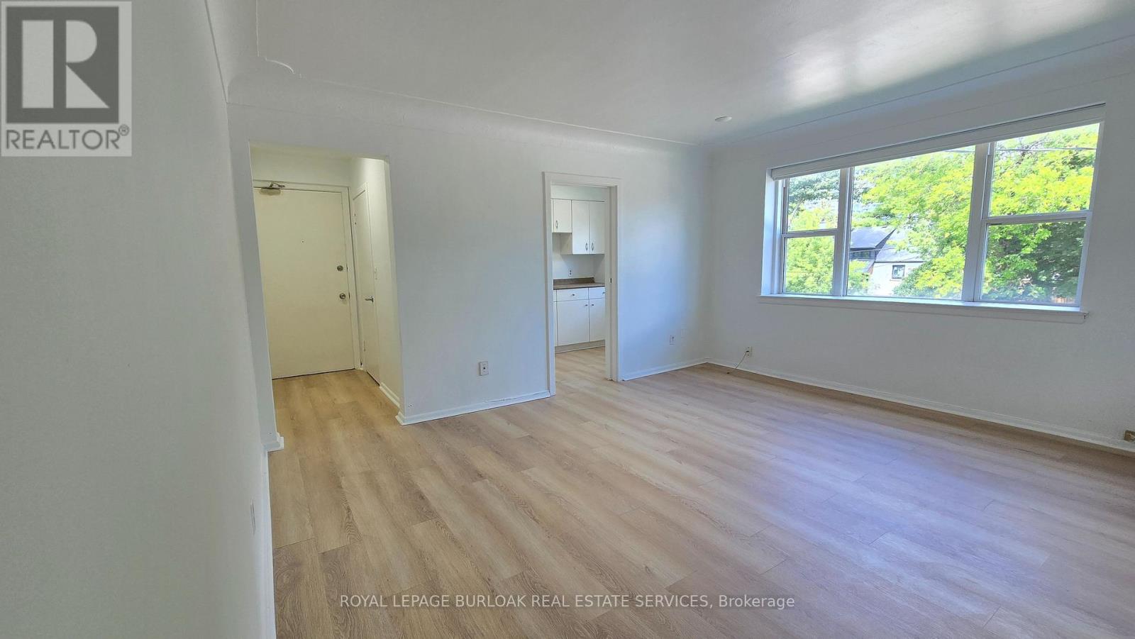 6 - 849 Brant Street Property Photo 2
