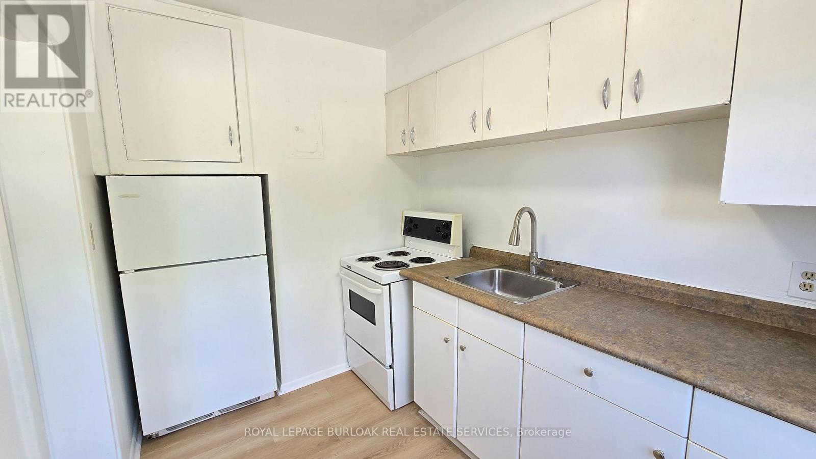 6 - 849 Brant Street Property Photo 3