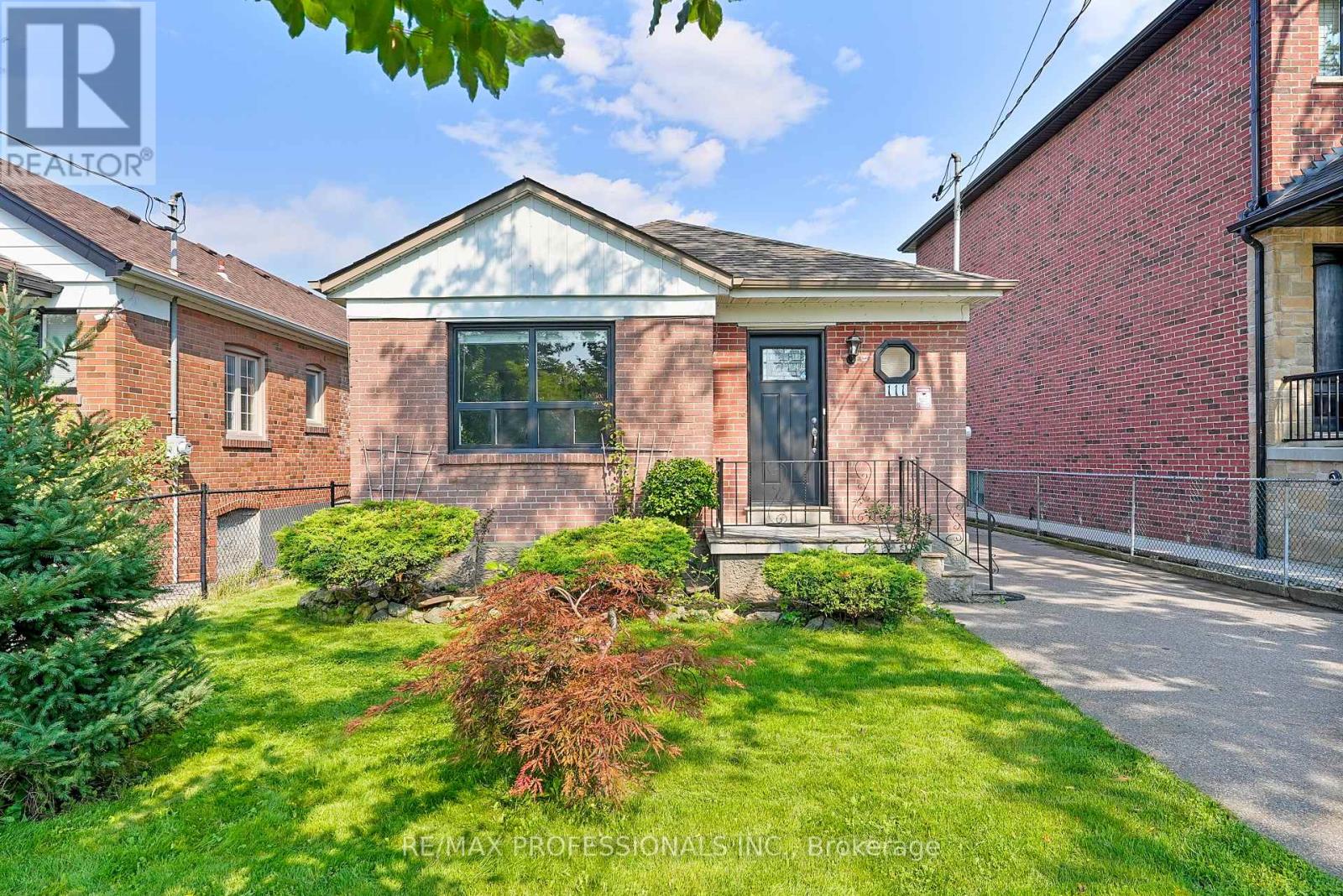 111 WESLEY STREET Property Photo 1