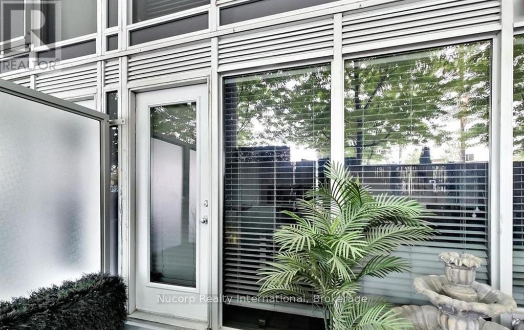 1040 The Queensway Property Photo 1