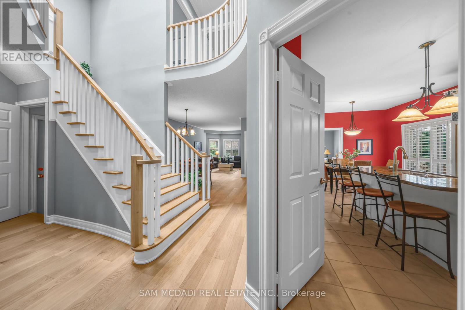 5519 Windy Hill Court Property Photo 4