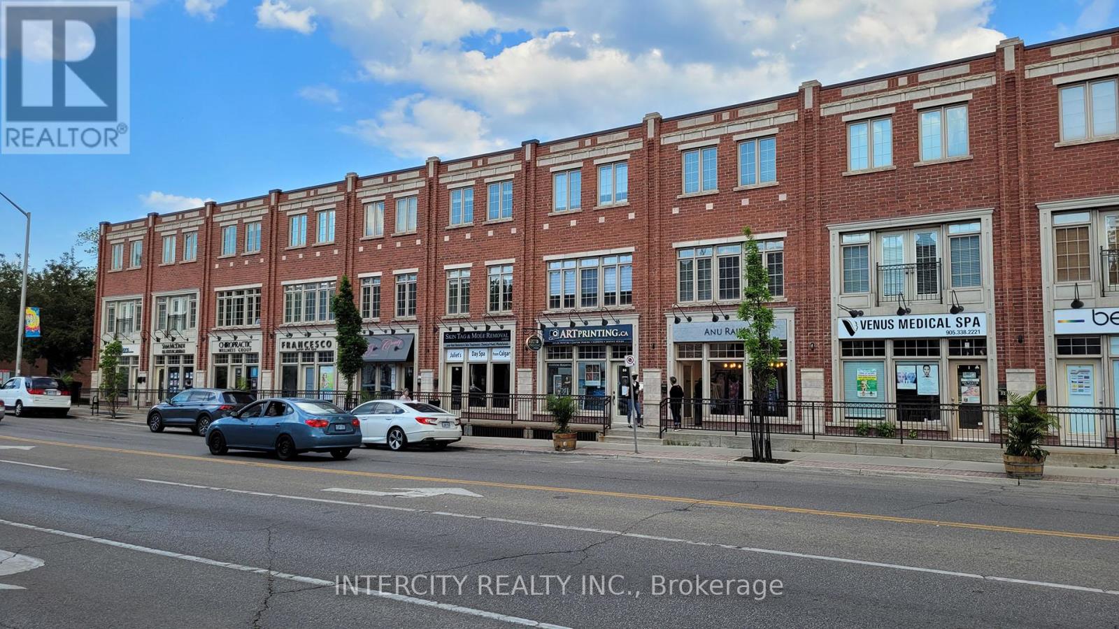 86 Lakeshore Road W Property Photo 4