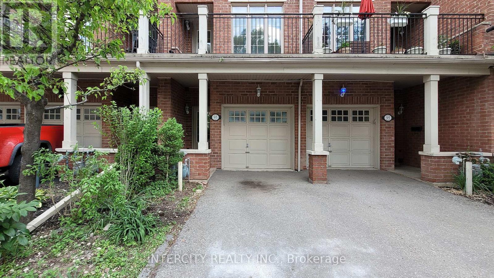 86 Lakeshore Road W Property Photo 7
