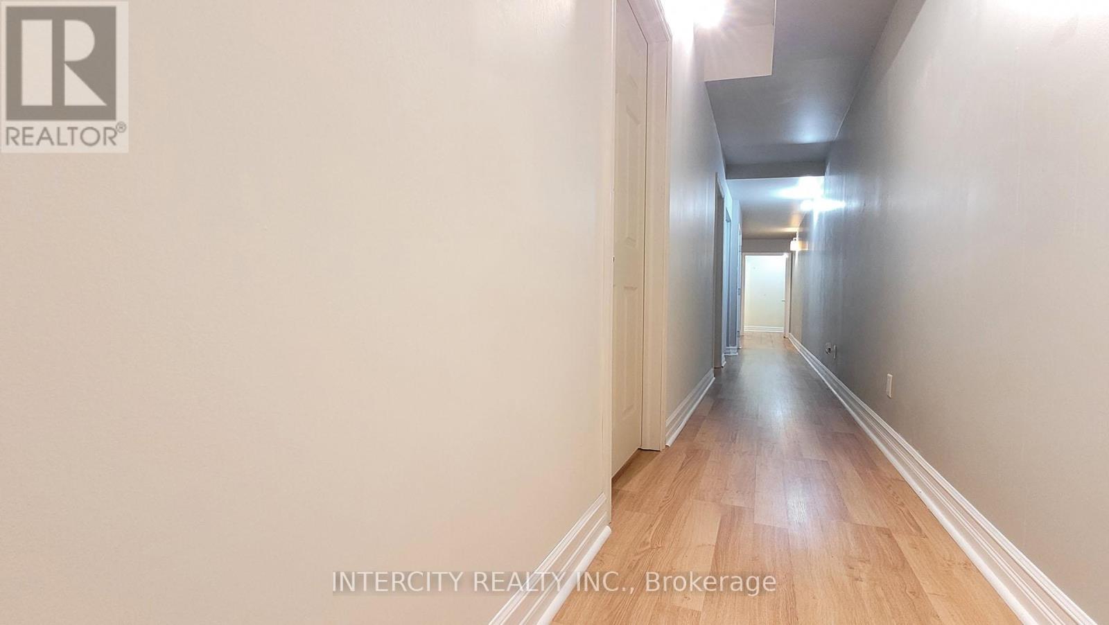 86 Lakeshore Road W Property Photo 16