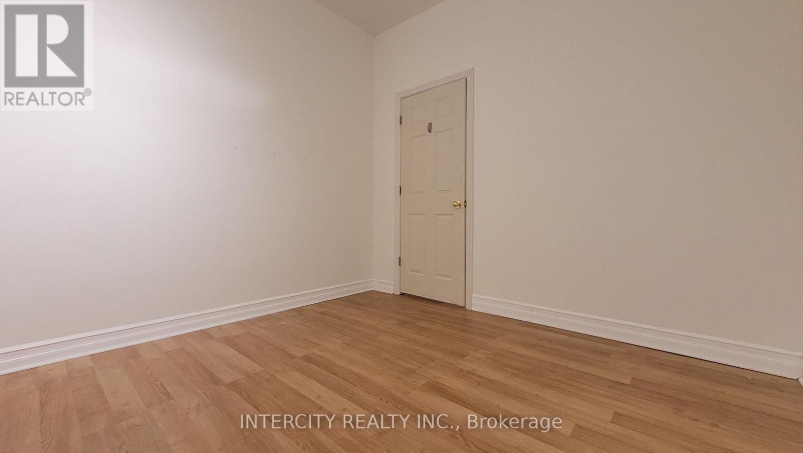 86 Lakeshore Road W Property Photo 22
