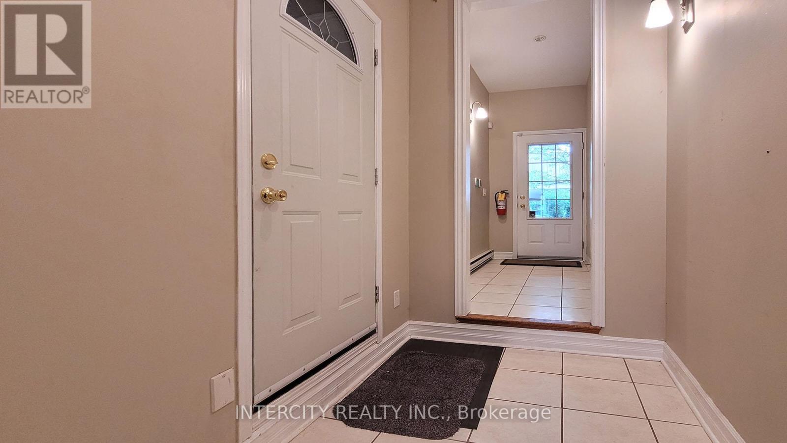 86 Lakeshore Road W Property Photo 24