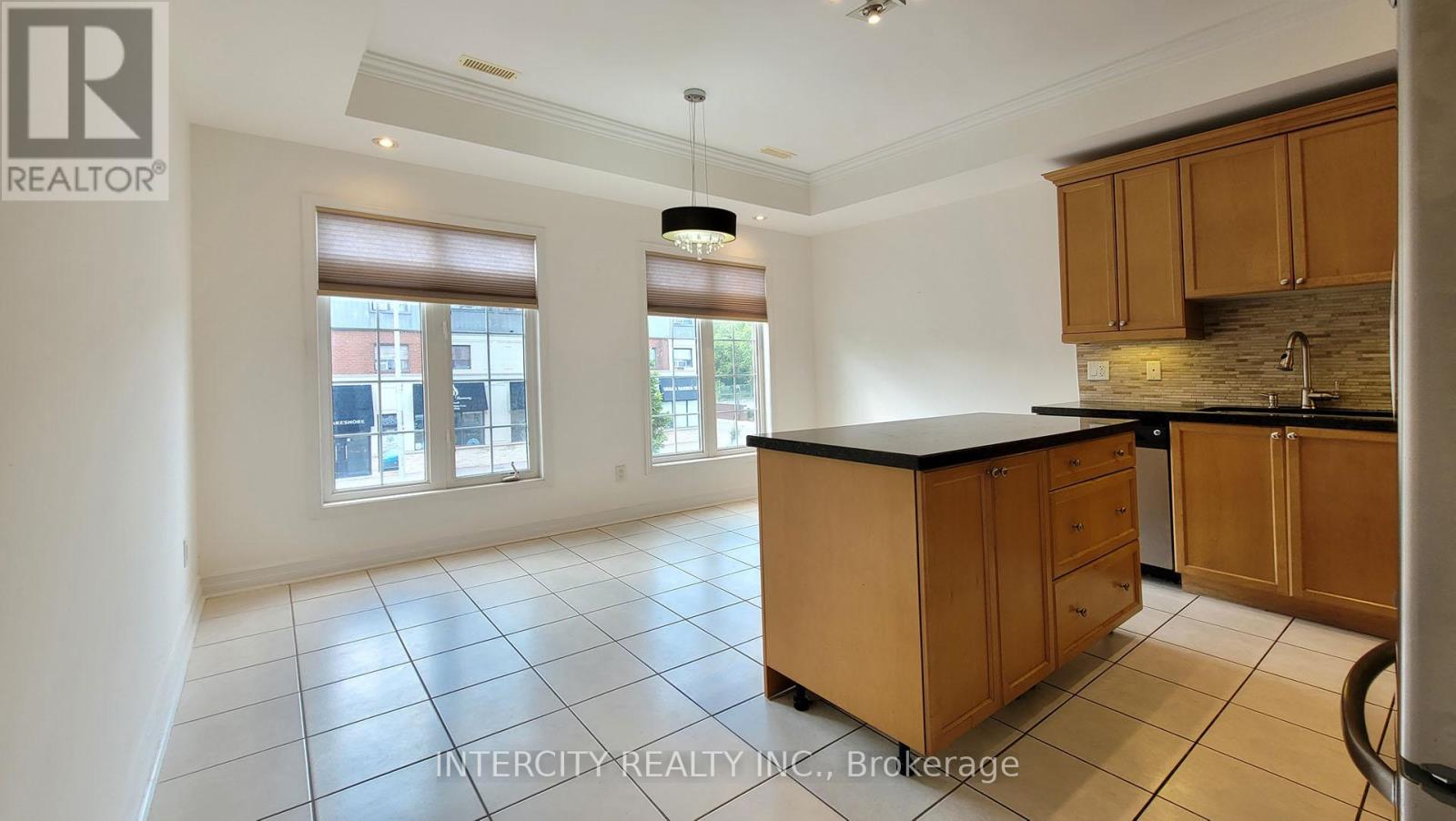 86 Lakeshore Road W Property Photo 25