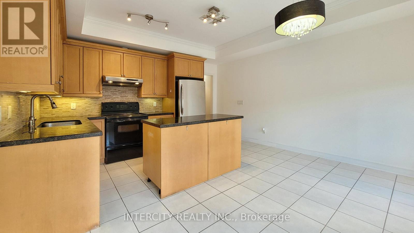 86 Lakeshore Road W Property Photo 27