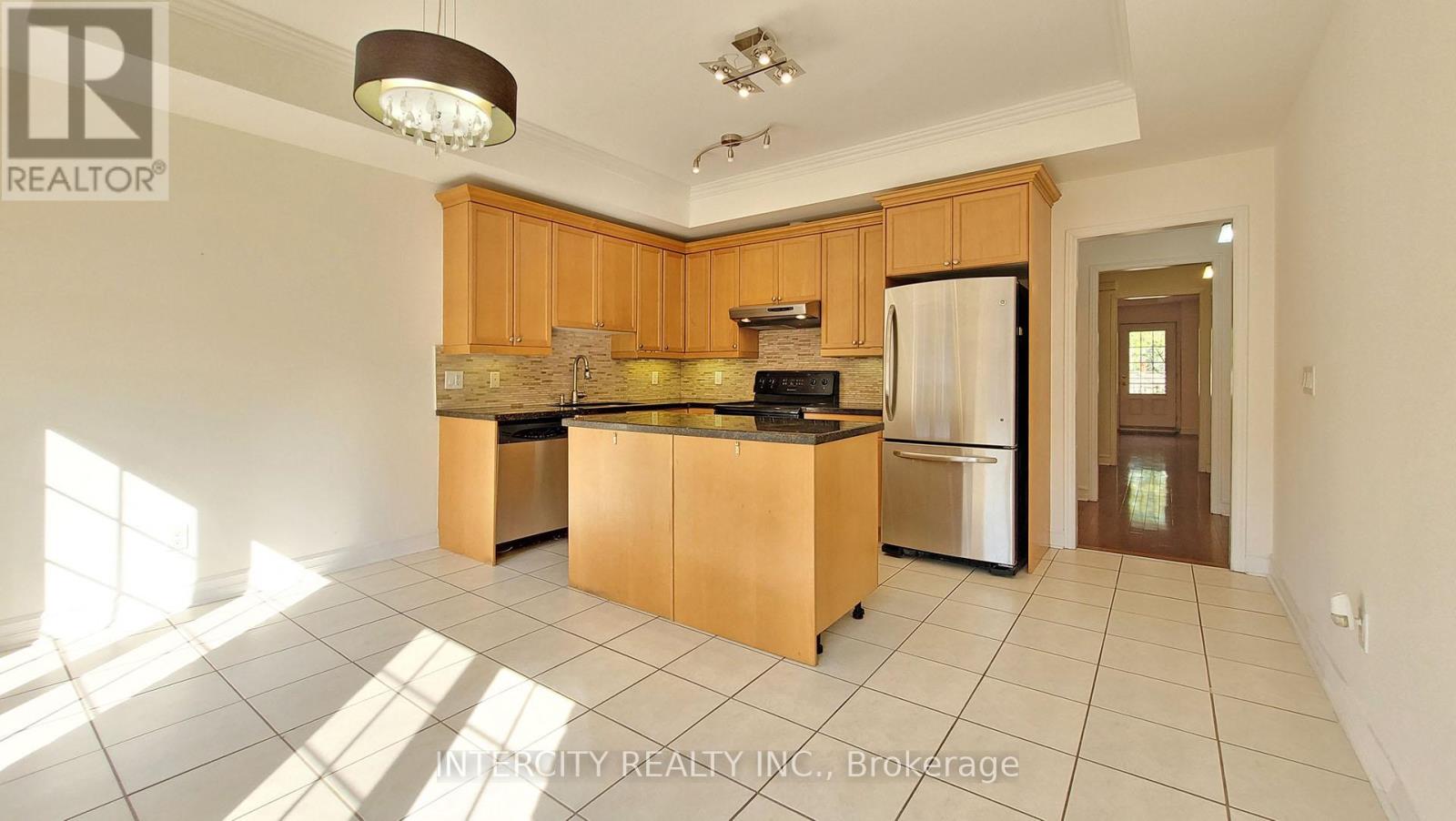 86 Lakeshore Road W Property Photo 33