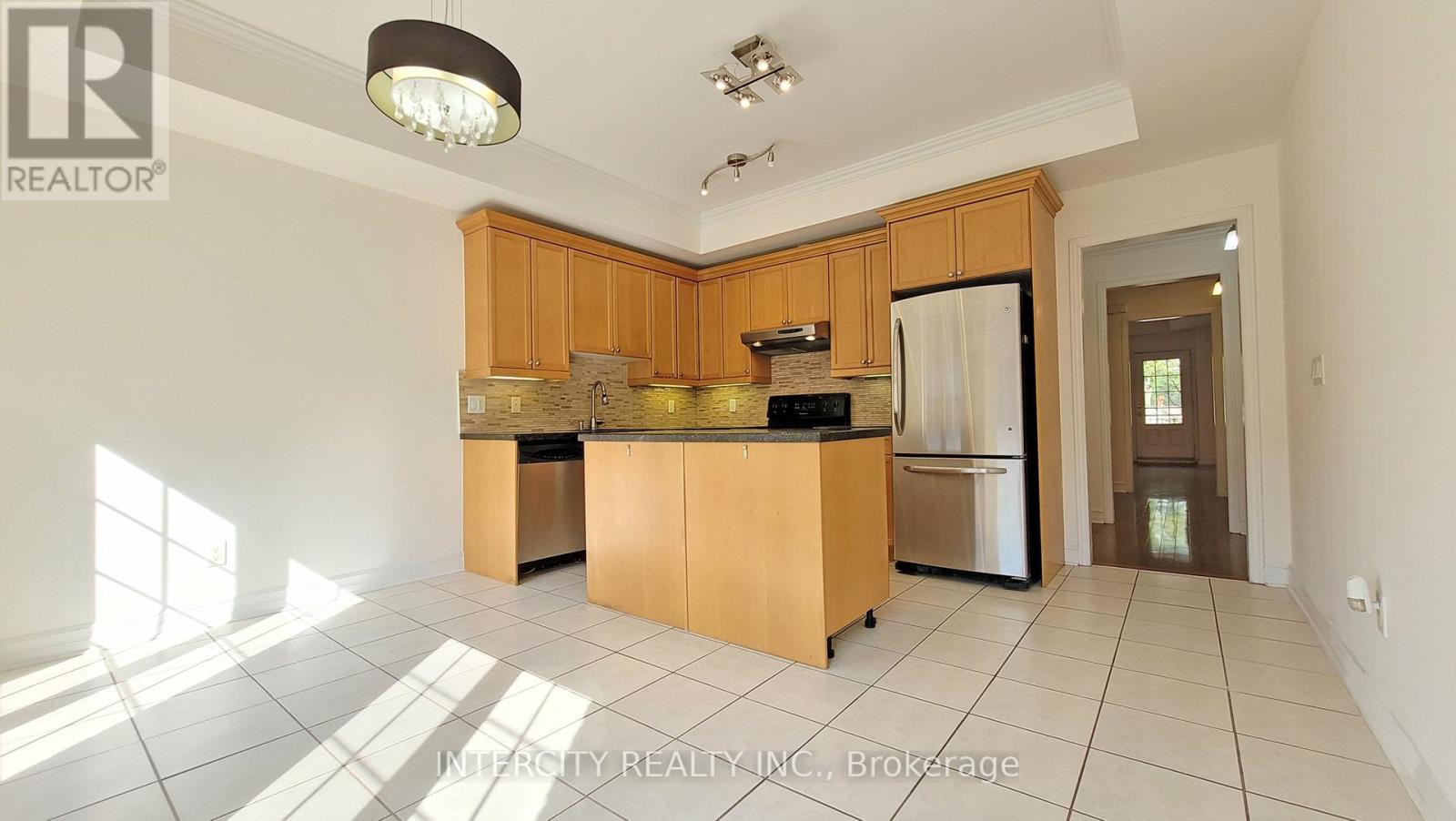 86 Lakeshore Road W Property Photo 36