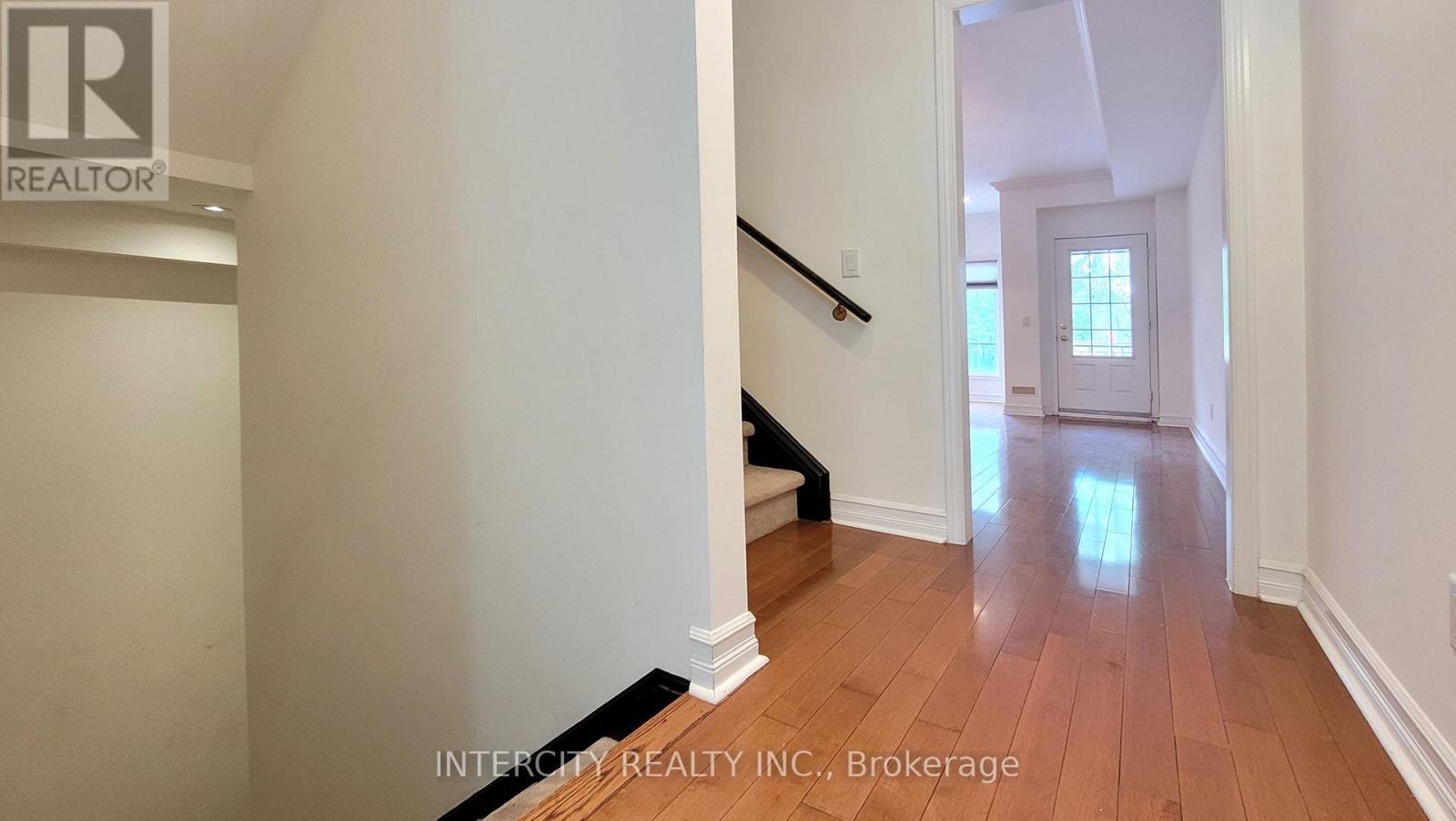 86 Lakeshore Road W Property Photo 37