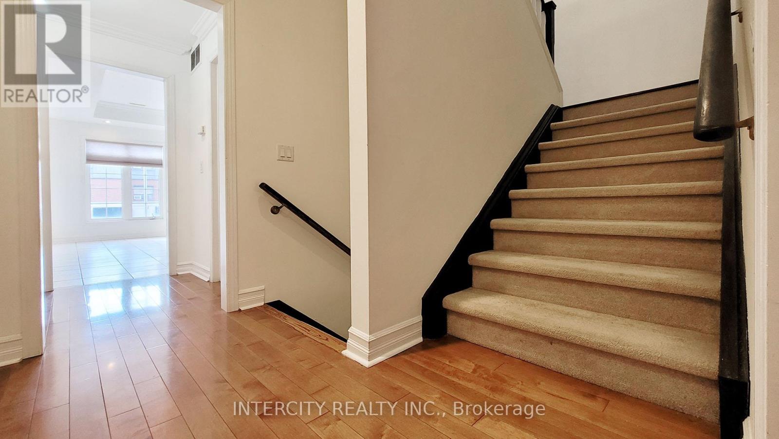 86 Lakeshore Road W Property Photo 38
