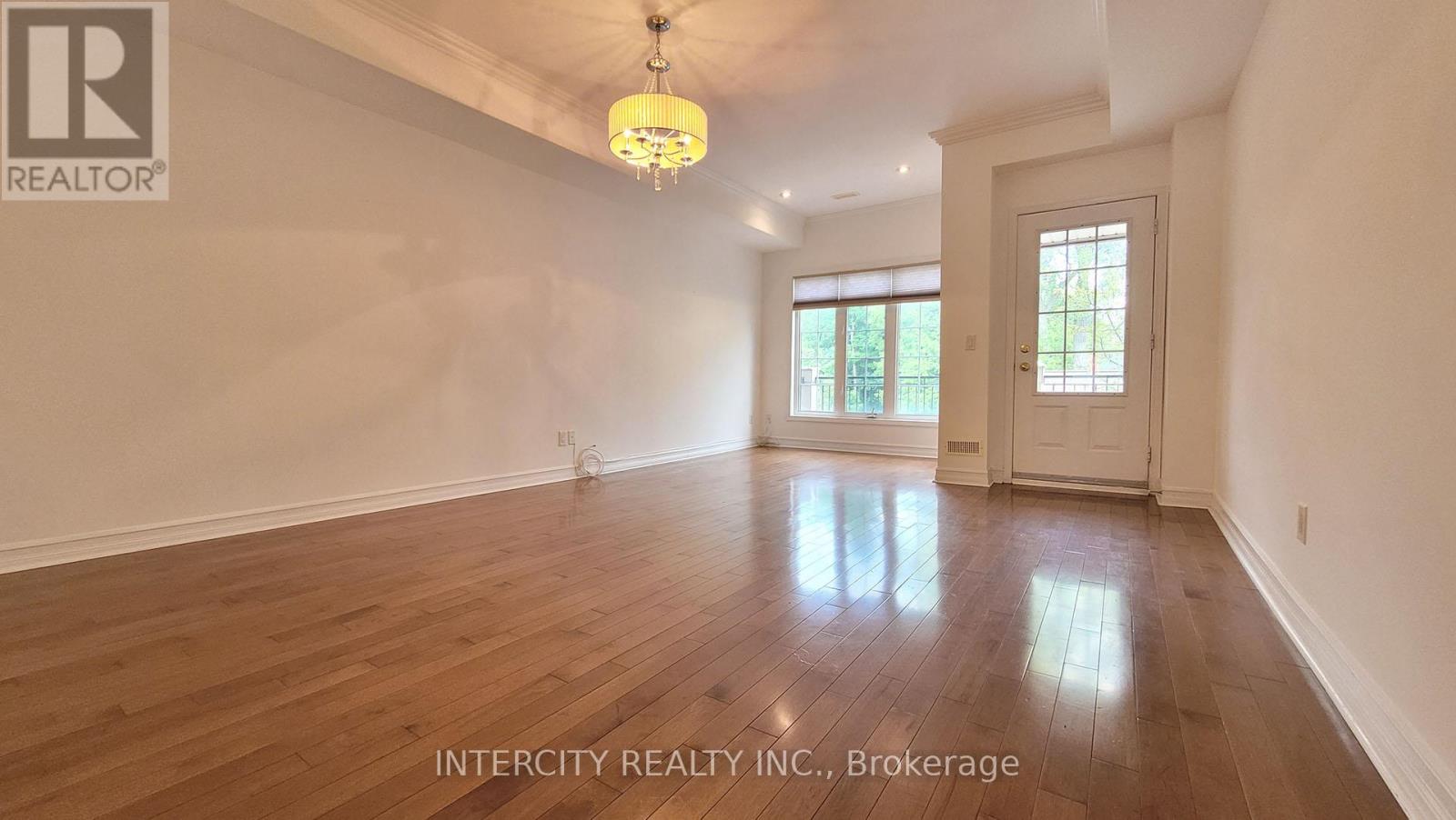86 Lakeshore Road W Property Photo 39