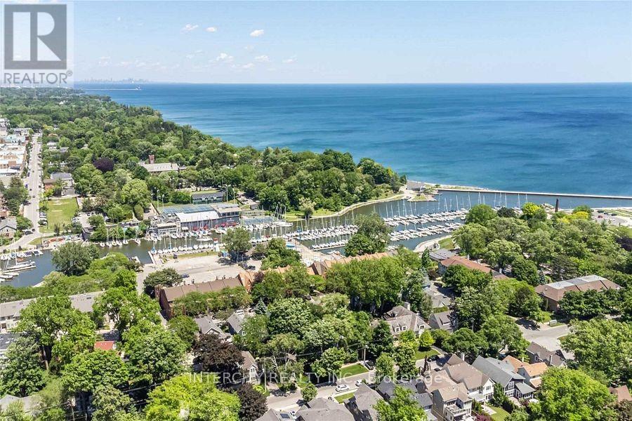 86 Lakeshore Road W Property Photo 47
