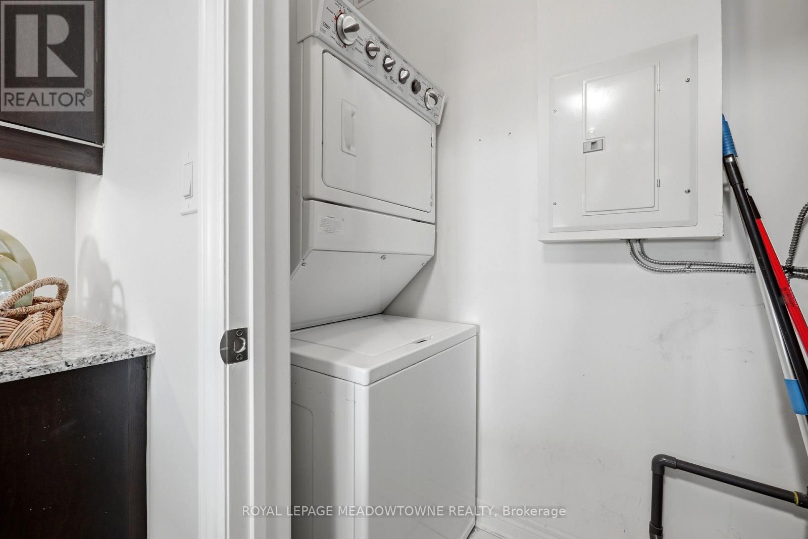 313 - 383 Main Street E Property Photo 12