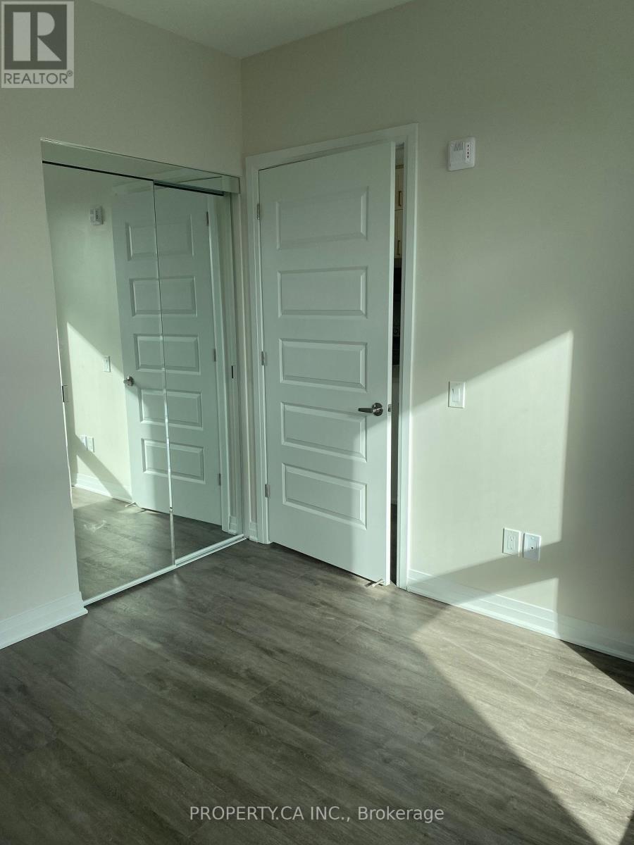 321 - 470 Gordon Krantz Avenue Property Photo 8