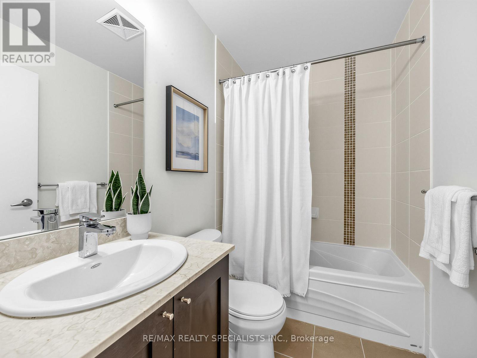 1507 - 4070 Confederation Parkway Property Photo 16