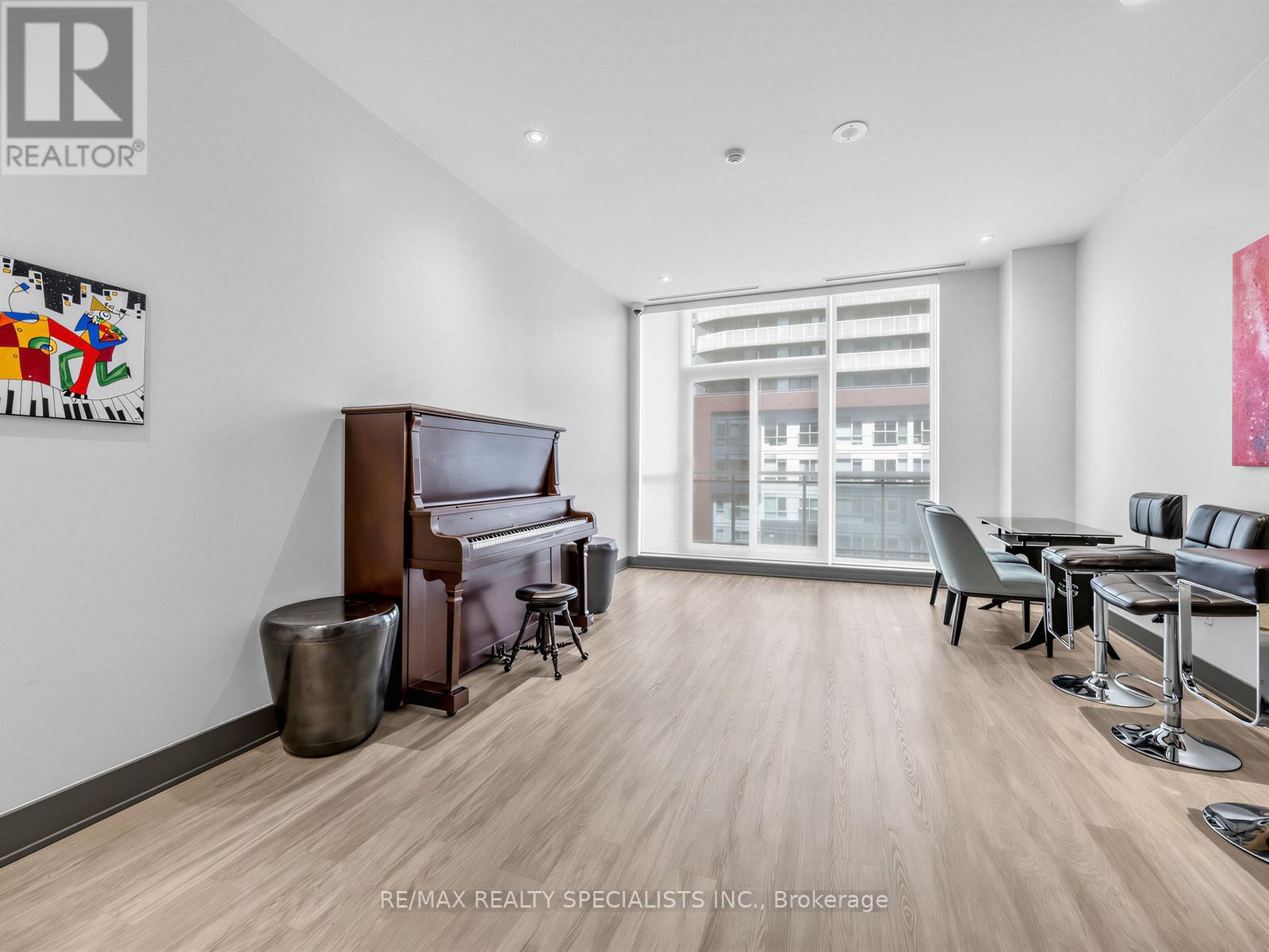 1507 - 4070 Confederation Parkway Property Photo 25