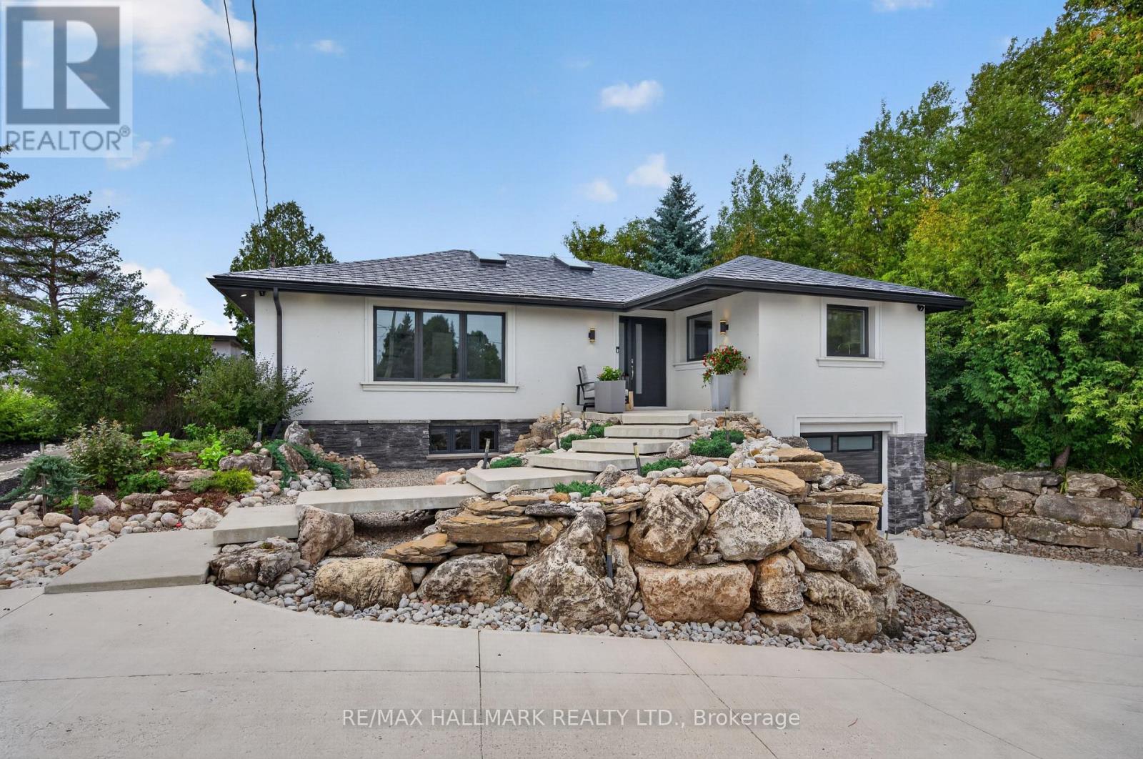 7499 5 Side Road Property Photo 1