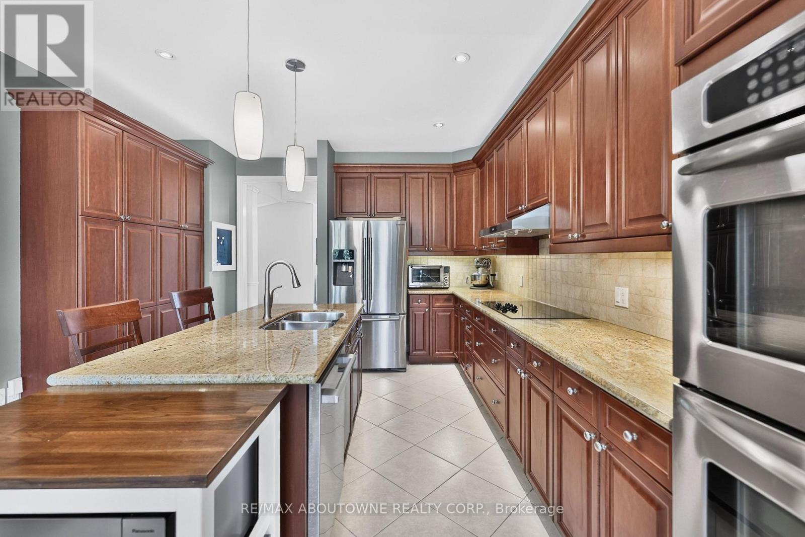 2269 Whitworth Drive Property Photo 12