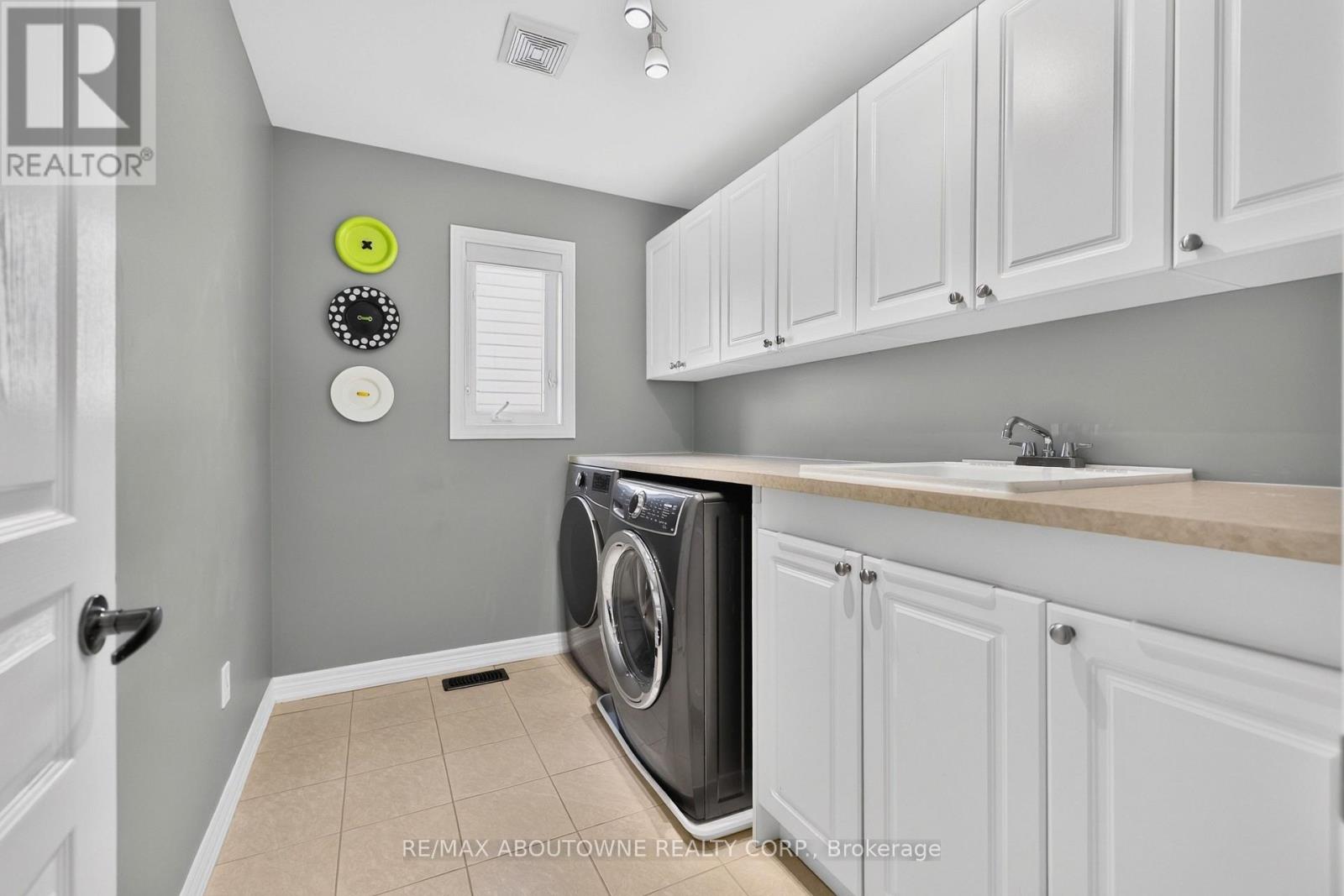 2269 Whitworth Drive Property Photo 31