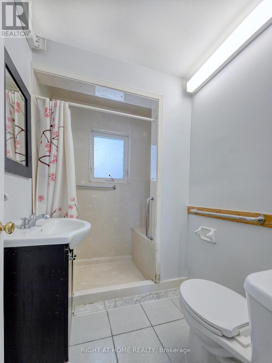 9 Rogers Road Property Photo 11